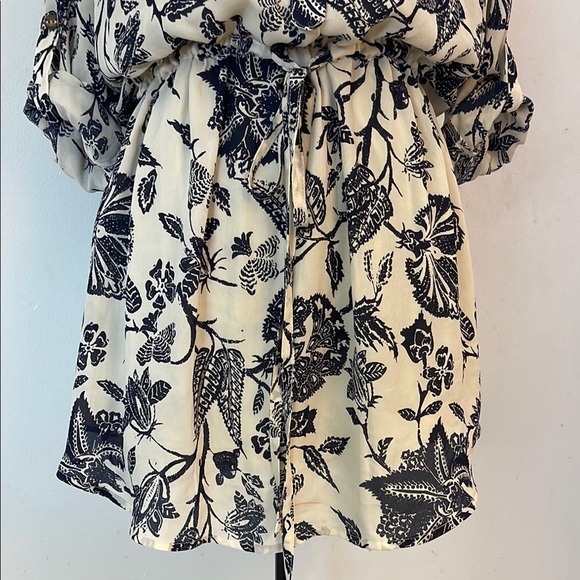 AGACI | Women’s Navy and Cream High Collar Long Sleeve Romper Size Medium - Picture 3 of 8